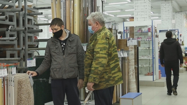 Пришёл за покупками – не забудь про маску