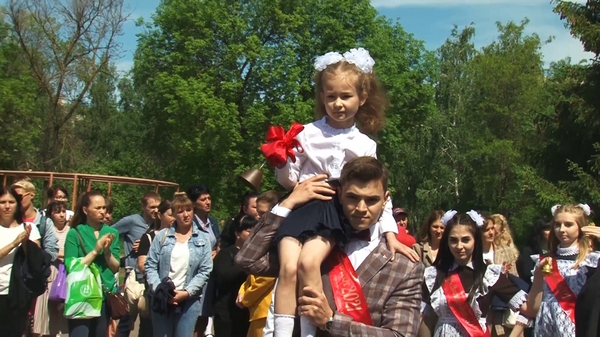 Со слезами на глазах