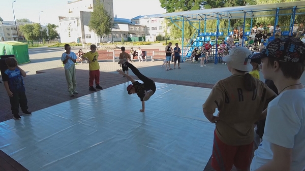 Ярко, эмоционально, энергично