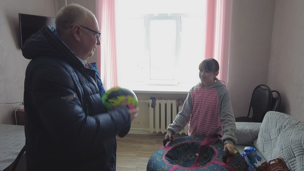 Сладкие подарки и спортивный инвентарь