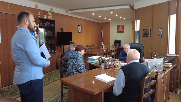 В формате диалога