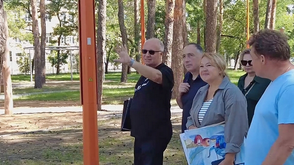 Сквер у ДДТ Котовска оценила комиссия Минстроя