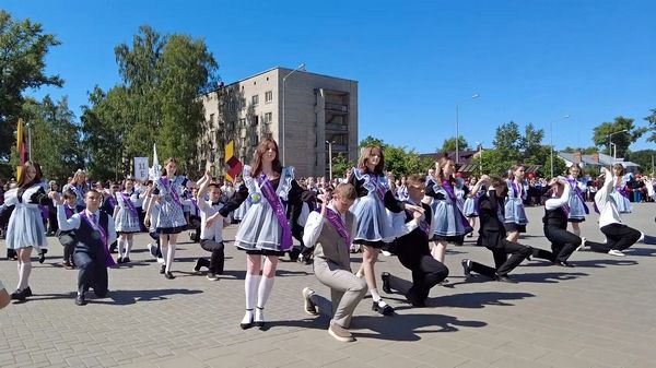 Последний звонок в школе-ЭКОТЕХ 