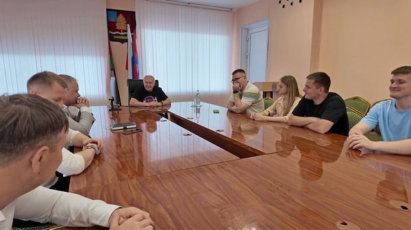Алексей Плахотников встретился с командой КВН