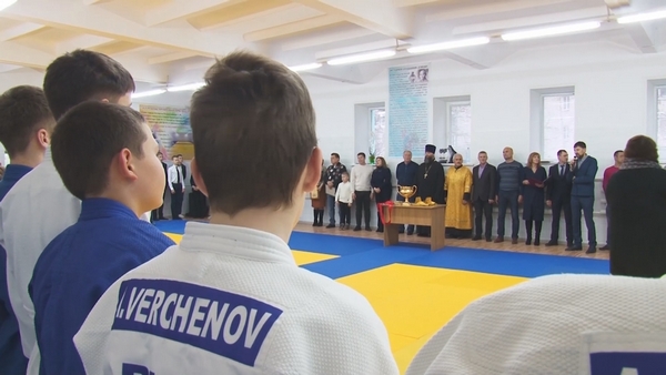 К новым победам - в новом спортзале