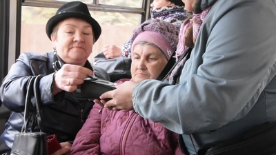 Удобство и простота использования. Транспортная карта прочно входит в систему оплаты за услуги пассажирского транспорта