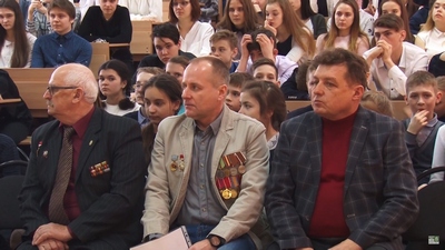 Крым - Россия - Навсегда. В школе №3 Котовска «Крымскую весну» встретили уроком мужества и флешмобом