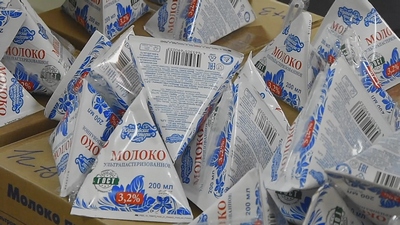 Усомнились в качестве. Глава города Алексей Плахотников лично проверил вкус и качество молока, которое пьют школьники Котовска. Итоги визита - в нашем выпуске