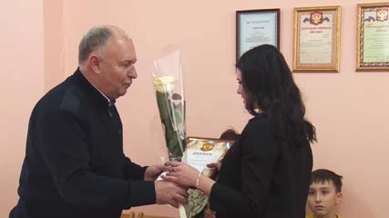 Глава города наградил тех, кто активно участвовал в преображении дворовых территорий, домов и остановок 
