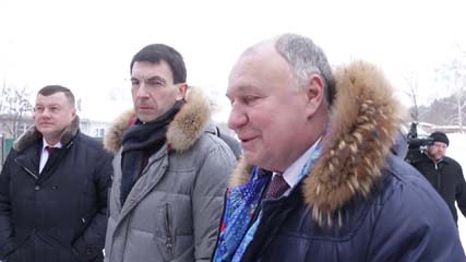 Полномочный представитель президента России в ЦФО Игорь Щёголев навестил жителей аварийного дома