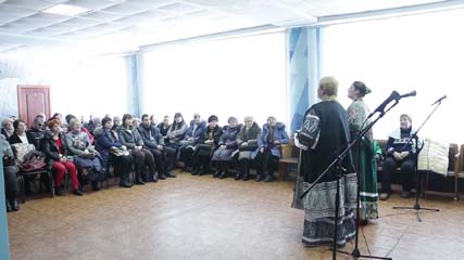 Рождество. К светлому празднику творческие коллективы Дворца культуры приготовили фольклорный праздник  