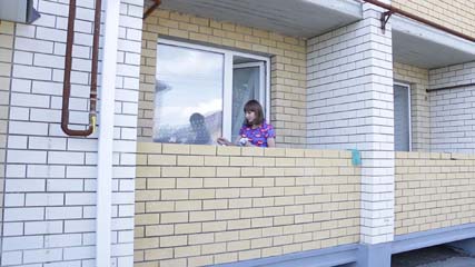 Воспитанница детского дома получила в Котовске однокомнатную квартиру в новостройке