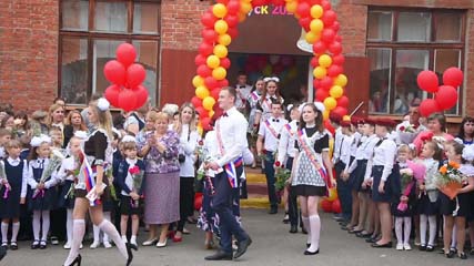 Ярко и трогательно прошла торжественная линейка в средней общеобразовательной школе